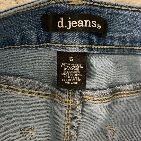 D. Jeans - Picture 4 of 4